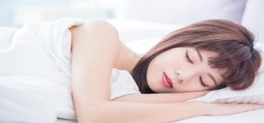Tips Mudah dan Efektif Menghindari Kerutan Wajah Saat Tidur